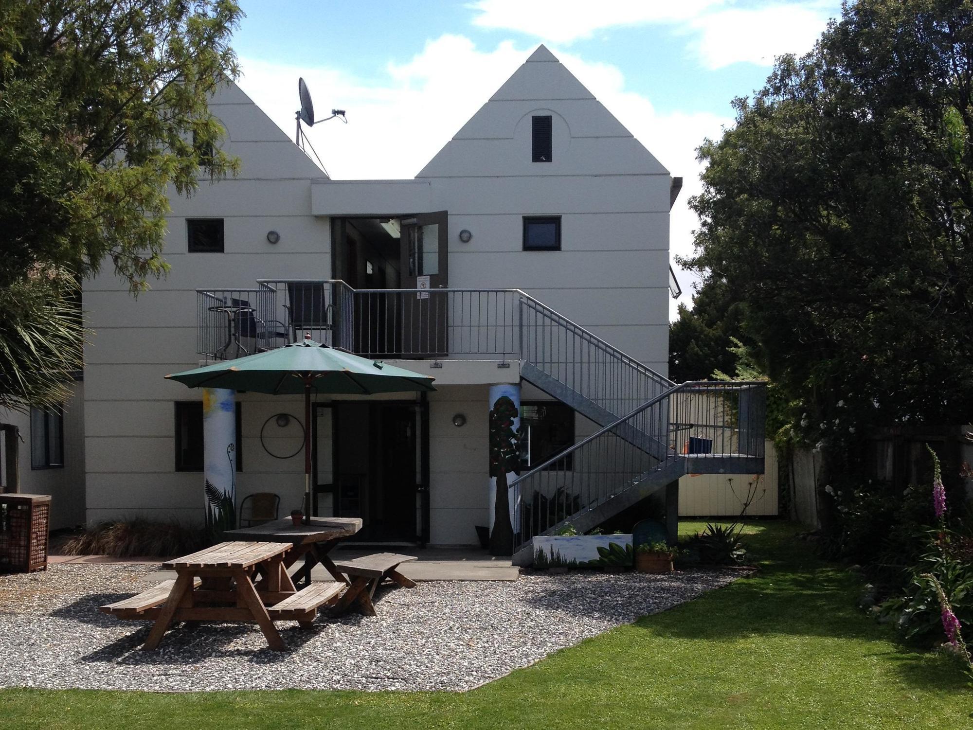 Hostel Around The World Backpackers Christchurch Exterior foto